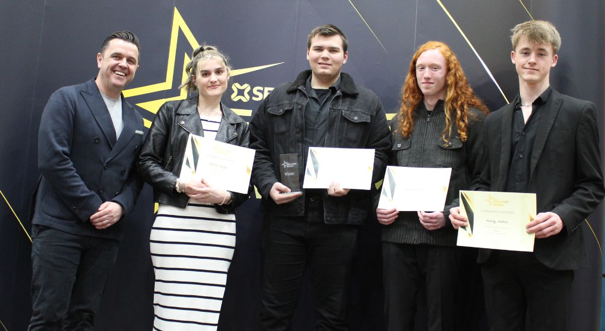 Pete Snodden with Award winners from Uniformed Protective Services course